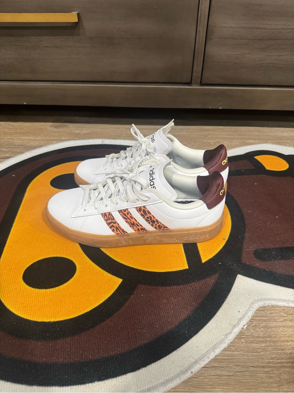 Adidas Womens Cushioned Grand Court 2.0 Low Top Shoes Sneakers Size 8.5